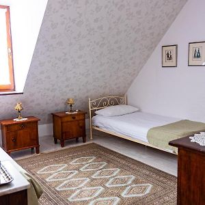 Pokój z dwoma pojedynczymi łóżkami